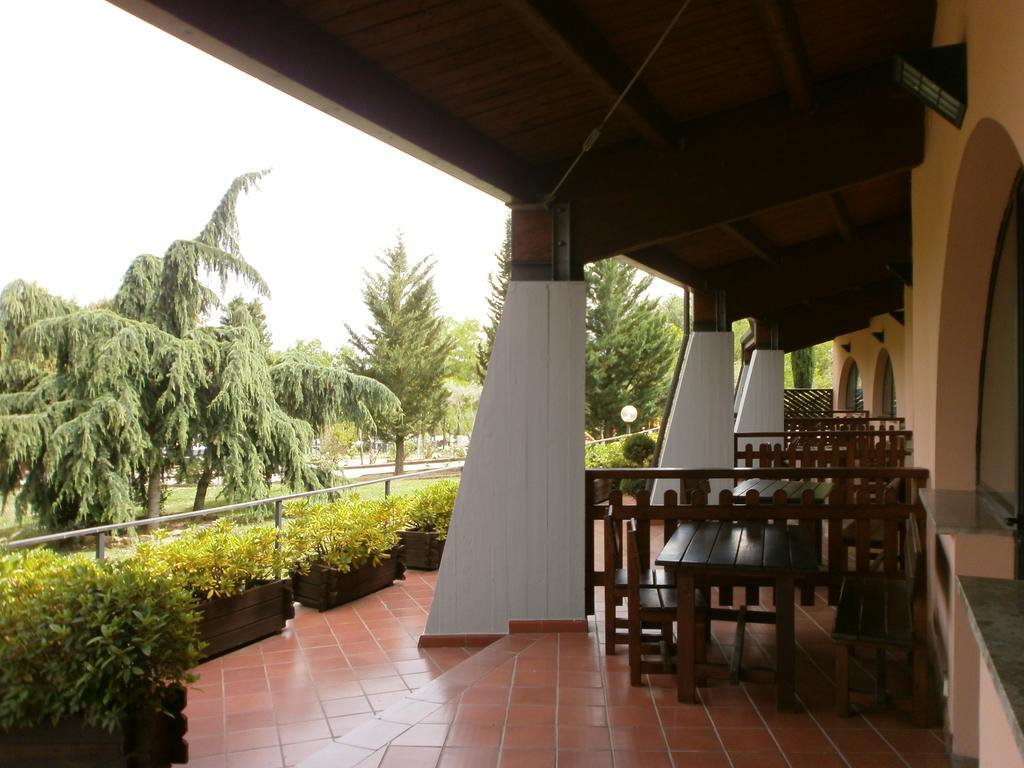 Camping Village Il Poggetto Troghi Exterior photo