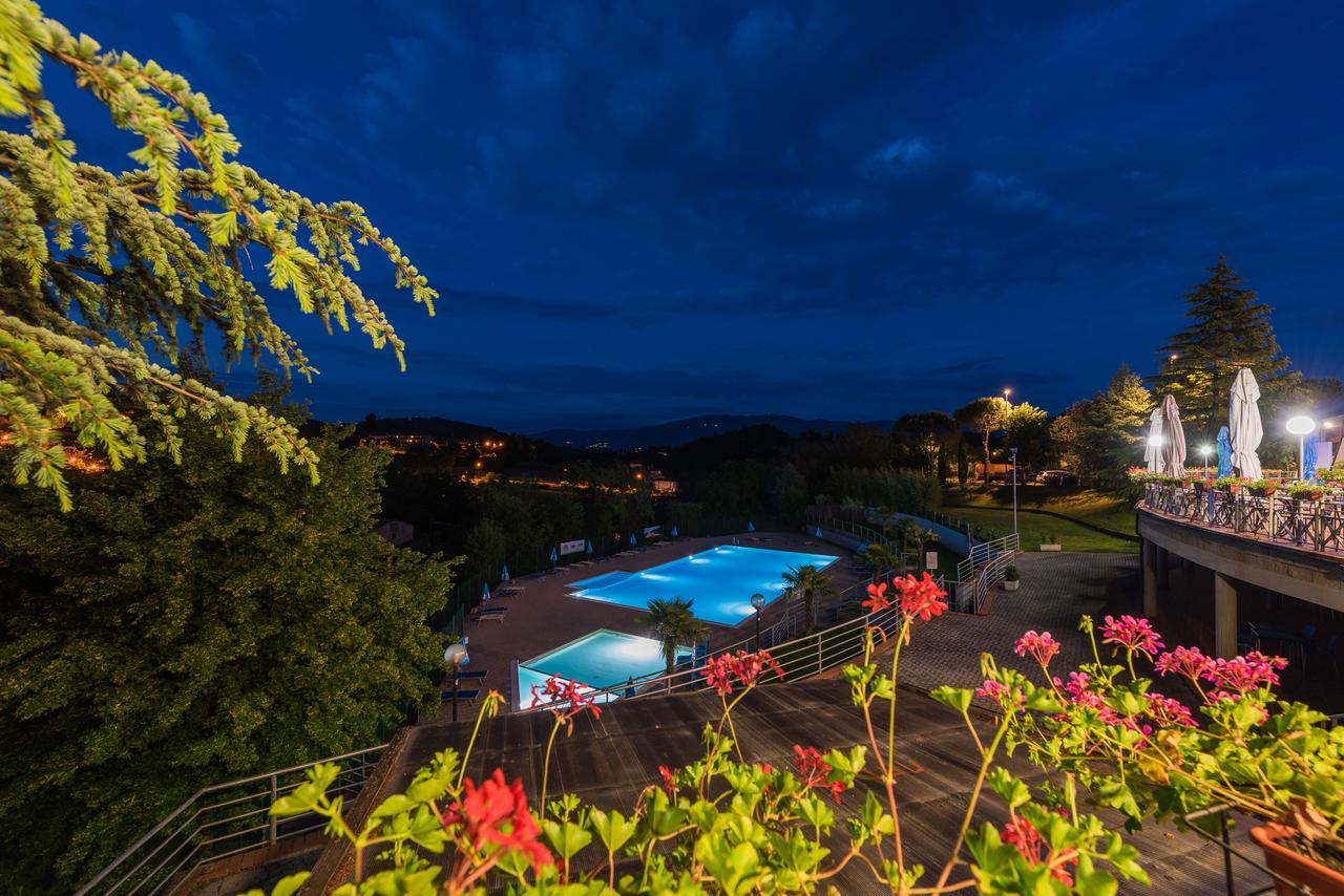 Camping Village Il Poggetto Troghi Exterior photo